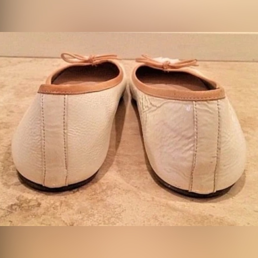 FS/NY Patent Leather Flats Ivory White Tan Capped Toe Bow Ballet Flats 9M Italy - Picture 6 of 11